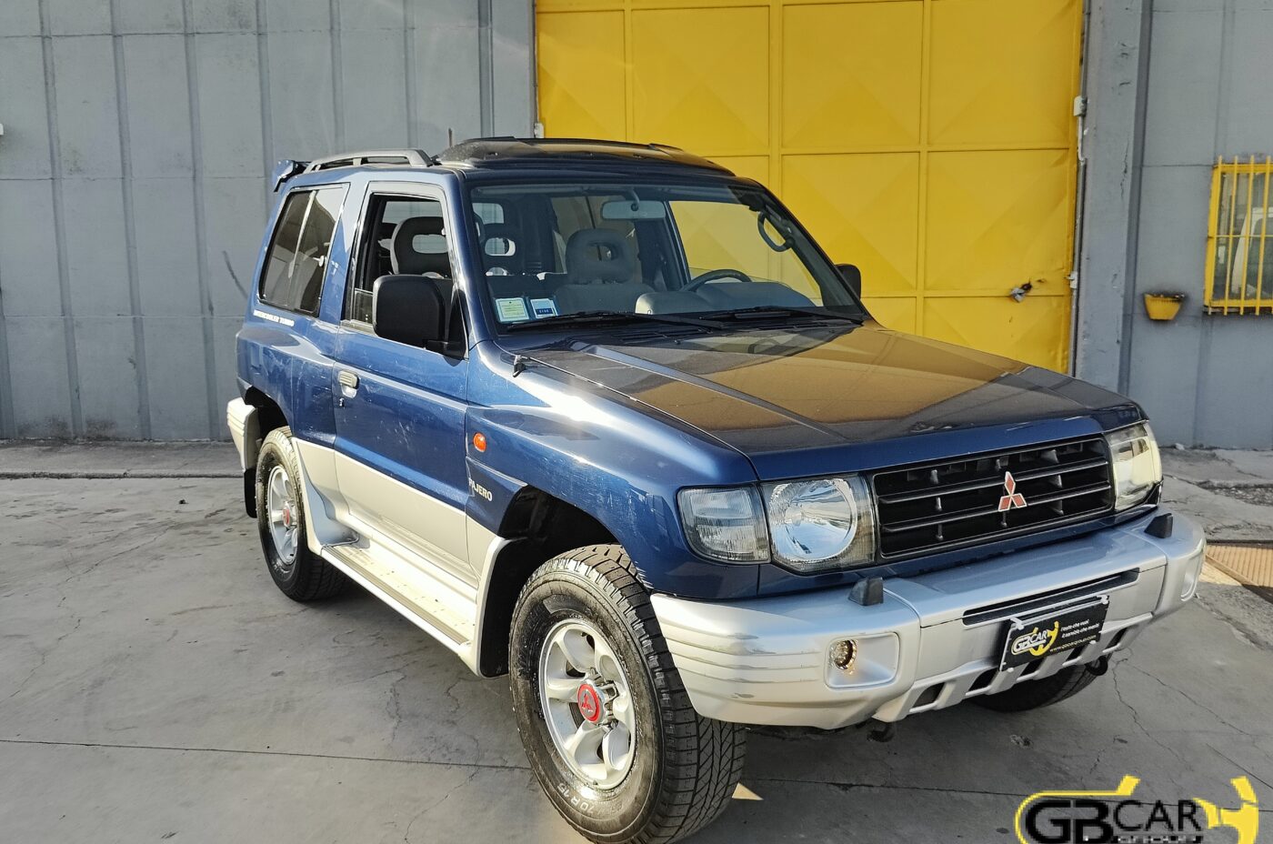 MITSUBISHI PAJERO II
